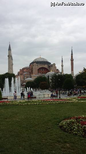[P11] Hagia Sofia » foto by popescuionut
 - 
<span class="allrVoted glyphicon glyphicon-heart hidden" id="av515045"></span>
<a class="m-l-10 hidden" id="sv515045" onclick="voting_Foto_DelVot(,515045,24606)" role="button">șterge vot <span class="glyphicon glyphicon-remove"></span></a>
<a id="v9515045" class=" c-red"  onclick="voting_Foto_SetVot(515045)" role="button"><span class="glyphicon glyphicon-heart-empty"></span> <b>LIKE</b> = Votează poza</a> <img class="hidden"  id="f515045W9" src="/imagini/loader.gif" border="0" /><span class="AjErrMes hidden" id="e515045ErM"></span>