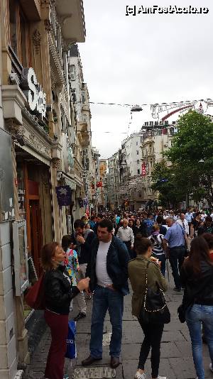 [P16] Aglomeratia de pe strada Istiklal » foto by popescuionut
 - 
<span class="allrVoted glyphicon glyphicon-heart hidden" id="av515050"></span>
<a class="m-l-10 hidden" id="sv515050" onclick="voting_Foto_DelVot(,515050,24606)" role="button">șterge vot <span class="glyphicon glyphicon-remove"></span></a>
<a id="v9515050" class=" c-red"  onclick="voting_Foto_SetVot(515050)" role="button"><span class="glyphicon glyphicon-heart-empty"></span> <b>LIKE</b> = Votează poza</a> <img class="hidden"  id="f515050W9" src="/imagini/loader.gif" border="0" /><span class="AjErrMes hidden" id="e515050ErM"></span>