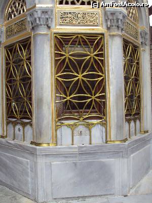 [P07] Moscheea Eyup - mormântul stegarului profetului Mahomed » foto by Carmen Ion
 - 
<span class="allrVoted glyphicon glyphicon-heart hidden" id="av565763"></span>
<a class="m-l-10 hidden" id="sv565763" onclick="voting_Foto_DelVot(,565763,24606)" role="button">șterge vot <span class="glyphicon glyphicon-remove"></span></a>
<a id="v9565763" class=" c-red"  onclick="voting_Foto_SetVot(565763)" role="button"><span class="glyphicon glyphicon-heart-empty"></span> <b>LIKE</b> = Votează poza</a> <img class="hidden"  id="f565763W9" src="/imagini/loader.gif" border="0" /><span class="AjErrMes hidden" id="e565763ErM"></span>