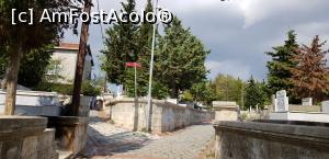 [P27] Urcand prin cimitirul-oras » foto by Dorina9
 - 
<span class="allrVoted glyphicon glyphicon-heart hidden" id="av1159328"></span>
<a class="m-l-10 hidden" id="sv1159328" onclick="voting_Foto_DelVot(,1159328,24606)" role="button">șterge vot <span class="glyphicon glyphicon-remove"></span></a>
<a id="v91159328" class=" c-red"  onclick="voting_Foto_SetVot(1159328)" role="button"><span class="glyphicon glyphicon-heart-empty"></span> <b>LIKE</b> = Votează poza</a> <img class="hidden"  id="f1159328W9" src="/imagini/loader.gif" border="0" /><span class="AjErrMes hidden" id="e1159328ErM"></span>