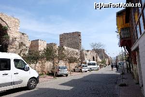 [P41] Zidurile Constantinopolului. Strada Hoca Cakir coboara lent spre Palatul Porfirogenetilor.  » foto by nickro
 - 
<span class="allrVoted glyphicon glyphicon-heart hidden" id="av643230"></span>
<a class="m-l-10 hidden" id="sv643230" onclick="voting_Foto_DelVot(,643230,24606)" role="button">șterge vot <span class="glyphicon glyphicon-remove"></span></a>
<a id="v9643230" class=" c-red"  onclick="voting_Foto_SetVot(643230)" role="button"><span class="glyphicon glyphicon-heart-empty"></span> <b>LIKE</b> = Votează poza</a> <img class="hidden"  id="f643230W9" src="/imagini/loader.gif" border="0" /><span class="AjErrMes hidden" id="e643230ErM"></span>