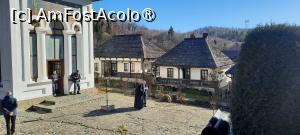 [P17] Mănăstirea Văleni, Argeș, Curtea din fața Bisericii Sf. Treime și frumoasele Case Monahale » foto by mprofeanu
 - 
<span class="allrVoted glyphicon glyphicon-heart hidden" id="av1464913"></span>
<a class="m-l-10 hidden" id="sv1464913" onclick="voting_Foto_DelVot(,1464913,24636)" role="button">șterge vot <span class="glyphicon glyphicon-remove"></span></a>
<a id="v91464913" class=" c-red"  onclick="voting_Foto_SetVot(1464913)" role="button"><span class="glyphicon glyphicon-heart-empty"></span> <b>LIKE</b> = Votează poza</a> <img class="hidden"  id="f1464913W9" src="/imagini/loader.gif" border="0" /><span class="AjErrMes hidden" id="e1464913ErM"></span>