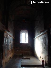 [P26] Biserica Domnească Sfântul Nicolae , Curtea de Argeș-pronaosul, necropolă domnească » foto by mariana.olaru
 - 
<span class="allrVoted glyphicon glyphicon-heart hidden" id="av281009"></span>
<a class="m-l-10 hidden" id="sv281009" onclick="voting_Foto_DelVot(,281009,24639)" role="button">șterge vot <span class="glyphicon glyphicon-remove"></span></a>
<a id="v9281009" class=" c-red"  onclick="voting_Foto_SetVot(281009)" role="button"><span class="glyphicon glyphicon-heart-empty"></span> <b>LIKE</b> = Votează poza</a> <img class="hidden"  id="f281009W9" src="/imagini/loader.gif" border="0" /><span class="AjErrMes hidden" id="e281009ErM"></span>