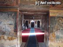 [P27] Biserica Domnească Sfântul Nicolae , Curtea de Argeș-vedere din pronaos spre altar » foto by mariana.olaru
 - 
<span class="allrVoted glyphicon glyphicon-heart hidden" id="av281010"></span>
<a class="m-l-10 hidden" id="sv281010" onclick="voting_Foto_DelVot(,281010,24639)" role="button">șterge vot <span class="glyphicon glyphicon-remove"></span></a>
<a id="v9281010" class=" c-red"  onclick="voting_Foto_SetVot(281010)" role="button"><span class="glyphicon glyphicon-heart-empty"></span> <b>LIKE</b> = Votează poza</a> <img class="hidden"  id="f281010W9" src="/imagini/loader.gif" border="0" /><span class="AjErrMes hidden" id="e281010ErM"></span>