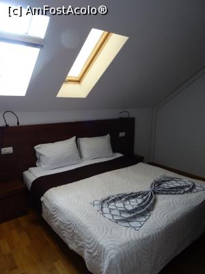 [P09] Cameră dublă - Vila Matia Resort, Alba Iulia.  » foto by tata123 🔱
 - 
<span class="allrVoted glyphicon glyphicon-heart hidden" id="av1068278"></span>
<a class="m-l-10 hidden" id="sv1068278" onclick="voting_Foto_DelVot(,1068278,24674)" role="button">șterge vot <span class="glyphicon glyphicon-remove"></span></a>
<a id="v91068278" class=" c-red"  onclick="voting_Foto_SetVot(1068278)" role="button"><span class="glyphicon glyphicon-heart-empty"></span> <b>LIKE</b> = Votează poza</a> <img class="hidden"  id="f1068278W9" src="/imagini/loader.gif" border="0" /><span class="AjErrMes hidden" id="e1068278ErM"></span>