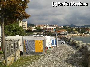 [P03] Camping-ul este pozitionat chiar la malul marii.  » foto by albena
 - 
<span class="allrVoted glyphicon glyphicon-heart hidden" id="av475993"></span>
<a class="m-l-10 hidden" id="sv475993" onclick="voting_Foto_DelVot(,475993,24715)" role="button">șterge vot <span class="glyphicon glyphicon-remove"></span></a>
<a id="v9475993" class=" c-red"  onclick="voting_Foto_SetVot(475993)" role="button"><span class="glyphicon glyphicon-heart-empty"></span> <b>LIKE</b> = Votează poza</a> <img class="hidden"  id="f475993W9" src="/imagini/loader.gif" border="0" /><span class="AjErrMes hidden" id="e475993ErM"></span>