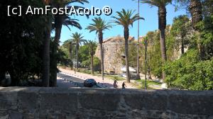 [P17] Vedere de pe podul care duce la castel, spre strada Phoinikon.  » foto by maryka
 - 
<span class="allrVoted glyphicon glyphicon-heart hidden" id="av1049743"></span>
<a class="m-l-10 hidden" id="sv1049743" onclick="voting_Foto_DelVot(,1049743,24808)" role="button">șterge vot <span class="glyphicon glyphicon-remove"></span></a>
<a id="v91049743" class=" c-red"  onclick="voting_Foto_SetVot(1049743)" role="button"><span class="glyphicon glyphicon-heart-empty"></span> <b>LIKE</b> = Votează poza</a> <img class="hidden"  id="f1049743W9" src="/imagini/loader.gif" border="0" /><span class="AjErrMes hidden" id="e1049743ErM"></span>