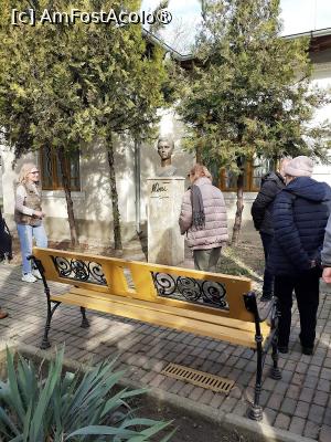 [P02] În curtea Muzeului Memorial Nichita Stănescu » foto by Michi
 - 
<span class="allrVoted glyphicon glyphicon-heart hidden" id="av1422540"></span>
<a class="m-l-10 hidden" id="sv1422540" onclick="voting_Foto_DelVot(,1422540,24869)" role="button">șterge vot <span class="glyphicon glyphicon-remove"></span></a>
<a id="v91422540" class=" c-red"  onclick="voting_Foto_SetVot(1422540)" role="button"><span class="glyphicon glyphicon-heart-empty"></span> <b>LIKE</b> = Votează poza</a> <img class="hidden"  id="f1422540W9" src="/imagini/loader.gif" border="0" /><span class="AjErrMes hidden" id="e1422540ErM"></span>
