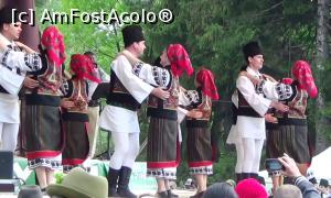 [P18] Dansuri tradiționale bucovinene pe scena festivalului ”Hora Bucovinei” » foto by Lucien
 - 
<span class="allrVoted glyphicon glyphicon-heart hidden" id="av733008"></span>
<a class="m-l-10 hidden" id="sv733008" onclick="voting_Foto_DelVot(,733008,24995)" role="button">șterge vot <span class="glyphicon glyphicon-remove"></span></a>
<a id="v9733008" class=" c-red"  onclick="voting_Foto_SetVot(733008)" role="button"><span class="glyphicon glyphicon-heart-empty"></span> <b>LIKE</b> = Votează poza</a> <img class="hidden"  id="f733008W9" src="/imagini/loader.gif" border="0" /><span class="AjErrMes hidden" id="e733008ErM"></span>