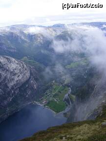 [P02] Kjerag panorama vazuta de pe Lysefiord » foto by florintoma
 - 
<span class="allrVoted glyphicon glyphicon-heart hidden" id="av260599"></span>
<a class="m-l-10 hidden" id="sv260599" onclick="voting_Foto_DelVot(,260599,25009)" role="button">șterge vot <span class="glyphicon glyphicon-remove"></span></a>
<a id="v9260599" class=" c-red"  onclick="voting_Foto_SetVot(260599)" role="button"><span class="glyphicon glyphicon-heart-empty"></span> <b>LIKE</b> = Votează poza</a> <img class="hidden"  id="f260599W9" src="/imagini/loader.gif" border="0" /><span class="AjErrMes hidden" id="e260599ErM"></span>