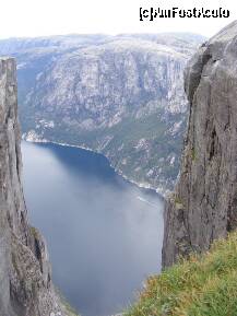 [P07] Kjerag vedere de ansamblu, atat cat te lasa stancile impunatoare » foto by florintoma
 - 
<span class="allrVoted glyphicon glyphicon-heart hidden" id="av260635"></span>
<a class="m-l-10 hidden" id="sv260635" onclick="voting_Foto_DelVot(,260635,25009)" role="button">șterge vot <span class="glyphicon glyphicon-remove"></span></a>
<a id="v9260635" class=" c-red"  onclick="voting_Foto_SetVot(260635)" role="button"><span class="glyphicon glyphicon-heart-empty"></span> <b>LIKE</b> = Votează poza</a> <img class="hidden"  id="f260635W9" src="/imagini/loader.gif" border="0" /><span class="AjErrMes hidden" id="e260635ErM"></span>