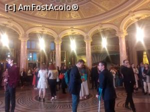 [P07] Ateneul Român, sala mare de la intrare, parter » foto by Mioritik
 - 
<span class="allrVoted glyphicon glyphicon-heart hidden" id="av1347200"></span>
<a class="m-l-10 hidden" id="sv1347200" onclick="voting_Foto_DelVot(,1347200,25050)" role="button">șterge vot <span class="glyphicon glyphicon-remove"></span></a>
<a id="v91347200" class=" c-red"  onclick="voting_Foto_SetVot(1347200)" role="button"><span class="glyphicon glyphicon-heart-empty"></span> <b>LIKE</b> = Votează poza</a> <img class="hidden"  id="f1347200W9" src="/imagini/loader.gif" border="0" /><span class="AjErrMes hidden" id="e1347200ErM"></span>