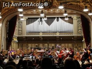 [P07] Ateneul Român - interiorul sălii de concerte » foto by ⭐ValentinB_88⭐
 - 
<span class="allrVoted glyphicon glyphicon-heart hidden" id="av1335376"></span>
<a class="m-l-10 hidden" id="sv1335376" onclick="voting_Foto_DelVot(,1335376,25050)" role="button">șterge vot <span class="glyphicon glyphicon-remove"></span></a>
<a id="v91335376" class=" c-red"  onclick="voting_Foto_SetVot(1335376)" role="button"><span class="glyphicon glyphicon-heart-empty"></span> <b>LIKE</b> = Votează poza</a> <img class="hidden"  id="f1335376W9" src="/imagini/loader.gif" border="0" /><span class="AjErrMes hidden" id="e1335376ErM"></span>