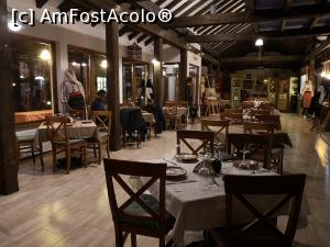 [P17] Restaurantul - decor » foto by crismis
 - 
<span class="allrVoted glyphicon glyphicon-heart hidden" id="av1065818"></span>
<a class="m-l-10 hidden" id="sv1065818" onclick="voting_Foto_DelVot(,1065818,25053)" role="button">șterge vot <span class="glyphicon glyphicon-remove"></span></a>
<a id="v91065818" class=" c-red"  onclick="voting_Foto_SetVot(1065818)" role="button"><span class="glyphicon glyphicon-heart-empty"></span> <b>LIKE</b> = Votează poza</a> <img class="hidden"  id="f1065818W9" src="/imagini/loader.gif" border="0" /><span class="AjErrMes hidden" id="e1065818ErM"></span>