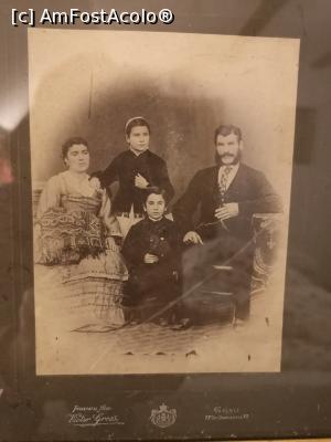 [P07] Camera noastră (Casandra) - veche fotografie făcută într-un studiou gălățean » foto by crismis
 - 
<span class="allrVoted glyphicon glyphicon-heart hidden" id="av1065808"></span>
<a class="m-l-10 hidden" id="sv1065808" onclick="voting_Foto_DelVot(,1065808,25053)" role="button">șterge vot <span class="glyphicon glyphicon-remove"></span></a>
<a id="v91065808" class=" c-red"  onclick="voting_Foto_SetVot(1065808)" role="button"><span class="glyphicon glyphicon-heart-empty"></span> <b>LIKE</b> = Votează poza</a> <img class="hidden"  id="f1065808W9" src="/imagini/loader.gif" border="0" /><span class="AjErrMes hidden" id="e1065808ErM"></span>