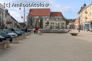[P34] Turda, Piața Republicii, statuia lui Avram Iancu, Biserica Romano- Catolică, în dreapta în plan îndepărtat este Centrul de Informare Turistică » foto by mprofeanu
 - 
<span class="allrVoted glyphicon glyphicon-heart hidden" id="av1068610"></span>
<a class="m-l-10 hidden" id="sv1068610" onclick="voting_Foto_DelVot(,1068610,25102)" role="button">șterge vot <span class="glyphicon glyphicon-remove"></span></a>
<a id="v91068610" class=" c-red"  onclick="voting_Foto_SetVot(1068610)" role="button"><span class="glyphicon glyphicon-heart-empty"></span> <b>LIKE</b> = Votează poza</a> <img class="hidden"  id="f1068610W9" src="/imagini/loader.gif" border="0" /><span class="AjErrMes hidden" id="e1068610ErM"></span>