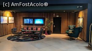[P03] lounge cu programul zborurilor si al autobuzelor catre aeroport » foto by ascarlat
 - 
<span class="allrVoted glyphicon glyphicon-heart hidden" id="av1071969"></span>
<a class="m-l-10 hidden" id="sv1071969" onclick="voting_Foto_DelVot(,1071969,25167)" role="button">șterge vot <span class="glyphicon glyphicon-remove"></span></a>
<a id="v91071969" class=" c-red"  onclick="voting_Foto_SetVot(1071969)" role="button"><span class="glyphicon glyphicon-heart-empty"></span> <b>LIKE</b> = Votează poza</a> <img class="hidden"  id="f1071969W9" src="/imagini/loader.gif" border="0" /><span class="AjErrMes hidden" id="e1071969ErM"></span>