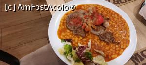 [P12] Carei, Pizzeria – Restaurant Grande, „Ceafa de porc țigănească” cu „Iahnie de fasole”, » foto by mprofeanu
 - 
<span class="allrVoted glyphicon glyphicon-heart hidden" id="av1406156"></span>
<a class="m-l-10 hidden" id="sv1406156" onclick="voting_Foto_DelVot(,1406156,25190)" role="button">șterge vot <span class="glyphicon glyphicon-remove"></span></a>
<a id="v91406156" class=" c-red"  onclick="voting_Foto_SetVot(1406156)" role="button"><span class="glyphicon glyphicon-heart-empty"></span> <b>LIKE</b> = Votează poza</a> <img class="hidden"  id="f1406156W9" src="/imagini/loader.gif" border="0" /><span class="AjErrMes hidden" id="e1406156ErM"></span>