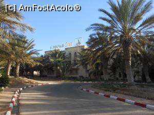 [P01] Douz - Hotel El Mouradi. Intrarea principală.  » foto by iulianic
 - 
<span class="allrVoted glyphicon glyphicon-heart hidden" id="av1076292"></span>
<a class="m-l-10 hidden" id="sv1076292" onclick="voting_Foto_DelVot(,1076292,25220)" role="button">șterge vot <span class="glyphicon glyphicon-remove"></span></a>
<a id="v91076292" class=" c-red"  onclick="voting_Foto_SetVot(1076292)" role="button"><span class="glyphicon glyphicon-heart-empty"></span> <b>LIKE</b> = Votează poza</a> <img class="hidden"  id="f1076292W9" src="/imagini/loader.gif" border="0" /><span class="AjErrMes hidden" id="e1076292ErM"></span>