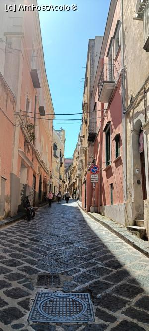 [P12] Via Principe Umberto » foto by tata123 🔱
 - 
<span class="allrVoted glyphicon glyphicon-heart hidden" id="av1527660"></span>
<a class="m-l-10 hidden" id="sv1527660" onclick="voting_Foto_DelVot(,1527660,25378)" role="button">șterge vot <span class="glyphicon glyphicon-remove"></span></a>
<a id="v91527660" class=" c-red"  onclick="voting_Foto_SetVot(1527660)" role="button"><span class="glyphicon glyphicon-heart-empty"></span> <b>LIKE</b> = Votează poza</a> <img class="hidden"  id="f1527660W9" src="/imagini/loader.gif" border="0" /><span class="AjErrMes hidden" id="e1527660ErM"></span>