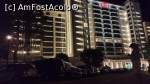 [P02] Hotelul, seara » foto by rolrol
 - 
<span class="allrVoted glyphicon glyphicon-heart hidden" id="av1246791"></span>
<a class="m-l-10 hidden" id="sv1246791" onclick="voting_Foto_DelVot(,1246791,25393)" role="button">șterge vot <span class="glyphicon glyphicon-remove"></span></a>
<a id="v91246791" class=" c-red"  onclick="voting_Foto_SetVot(1246791)" role="button"><span class="glyphicon glyphicon-heart-empty"></span> <b>LIKE</b> = Votează poza</a> <img class="hidden"  id="f1246791W9" src="/imagini/loader.gif" border="0" /><span class="AjErrMes hidden" id="e1246791ErM"></span>