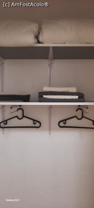 [P25] Timișoara, Apartamentul „7 min from city center”, Holul cu Dulapul lui » foto by mprofeanu
 - 
<span class="allrVoted glyphicon glyphicon-heart hidden" id="av1495448"></span>
<a class="m-l-10 hidden" id="sv1495448" onclick="voting_Foto_DelVot(,1495448,25464)" role="button">șterge vot <span class="glyphicon glyphicon-remove"></span></a>
<a id="v91495448" class=" c-red"  onclick="voting_Foto_SetVot(1495448)" role="button"><span class="glyphicon glyphicon-heart-empty"></span> <b>LIKE</b> = Votează poza</a> <img class="hidden"  id="f1495448W9" src="/imagini/loader.gif" border="0" /><span class="AjErrMes hidden" id="e1495448ErM"></span>