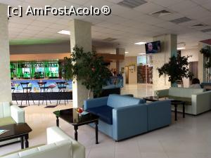 [P25] Barul din holul hotelului aflat lângă recepție » foto by Sebastian TM
 - 
<span class="allrVoted glyphicon glyphicon-heart hidden" id="av1097756"></span>
<a class="m-l-10 hidden" id="sv1097756" onclick="voting_Foto_DelVot(,1097756,25559)" role="button">șterge vot <span class="glyphicon glyphicon-remove"></span></a>
<a id="v91097756" class=" c-red"  onclick="voting_Foto_SetVot(1097756)" role="button"><span class="glyphicon glyphicon-heart-empty"></span> <b>LIKE</b> = Votează poza</a> <img class="hidden"  id="f1097756W9" src="/imagini/loader.gif" border="0" /><span class="AjErrMes hidden" id="e1097756ErM"></span>