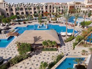 [P07] Piscina mare și barul din piscină » foto by marsus
 - 
<span class="allrVoted glyphicon glyphicon-heart hidden" id="av1499040"></span>
<a class="m-l-10 hidden" id="sv1499040" onclick="voting_Foto_DelVot(,1499040,25605)" role="button">șterge vot <span class="glyphicon glyphicon-remove"></span></a>
<a id="v91499040" class=" c-red"  onclick="voting_Foto_SetVot(1499040)" role="button"><span class="glyphicon glyphicon-heart-empty"></span> <b>LIKE</b> = Votează poza</a> <img class="hidden"  id="f1499040W9" src="/imagini/loader.gif" border="0" /><span class="AjErrMes hidden" id="e1499040ErM"></span>