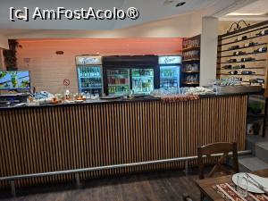 [P25] Niș, Kafana Ponoć, Sala destul de liberă duminică seara, Barul » foto by mprofeanu
 - 
<span class="allrVoted glyphicon glyphicon-heart hidden" id="av1533317"></span>
<a class="m-l-10 hidden" id="sv1533317" onclick="voting_Foto_DelVot(,1533317,25678)" role="button">șterge vot <span class="glyphicon glyphicon-remove"></span></a>
<a id="v91533317" class=" c-red"  onclick="voting_Foto_SetVot(1533317)" role="button"><span class="glyphicon glyphicon-heart-empty"></span> <b>LIKE</b> = Votează poza</a> <img class="hidden"  id="f1533317W9" src="/imagini/loader.gif" border="0" /><span class="AjErrMes hidden" id="e1533317ErM"></span>