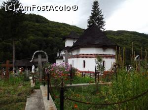 [P19] Manastirea Comanca, Baile Olanesti.  » foto by ascent
 - 
<span class="allrVoted glyphicon glyphicon-heart hidden" id="av1108882"></span>
<a class="m-l-10 hidden" id="sv1108882" onclick="voting_Foto_DelVot(,1108882,25710)" role="button">șterge vot <span class="glyphicon glyphicon-remove"></span></a>
<a id="v91108882" class=" c-red"  onclick="voting_Foto_SetVot(1108882)" role="button"><span class="glyphicon glyphicon-heart-empty"></span> <b>LIKE</b> = Votează poza</a> <img class="hidden"  id="f1108882W9" src="/imagini/loader.gif" border="0" /><span class="AjErrMes hidden" id="e1108882ErM"></span>