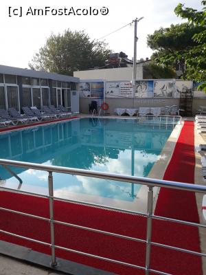 [P26] piscina » foto by adrianbogdan
 - 
<span class="allrVoted glyphicon glyphicon-heart hidden" id="av1109852"></span>
<a class="m-l-10 hidden" id="sv1109852" onclick="voting_Foto_DelVot(,1109852,25724)" role="button">șterge vot <span class="glyphicon glyphicon-remove"></span></a>
<a id="v91109852" class=" c-red"  onclick="voting_Foto_SetVot(1109852)" role="button"><span class="glyphicon glyphicon-heart-empty"></span> <b>LIKE</b> = Votează poza</a> <img class="hidden"  id="f1109852W9" src="/imagini/loader.gif" border="0" /><span class="AjErrMes hidden" id="e1109852ErM"></span>