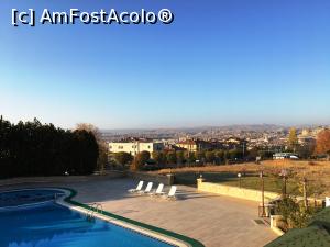 [P15] Pisicna și terasa hotelului-în fundal se vede relieful interesant din zona Capadocia » foto by AZE
 - 
<span class="allrVoted glyphicon glyphicon-heart hidden" id="av1129580"></span>
<a class="m-l-10 hidden" id="sv1129580" onclick="voting_Foto_DelVot(,1129580,25791)" role="button">șterge vot <span class="glyphicon glyphicon-remove"></span></a>
<a id="v91129580" class=" c-red"  onclick="voting_Foto_SetVot(1129580)" role="button"><span class="glyphicon glyphicon-heart-empty"></span> <b>LIKE</b> = Votează poza</a> <img class="hidden"  id="f1129580W9" src="/imagini/loader.gif" border="0" /><span class="AjErrMes hidden" id="e1129580ErM"></span>