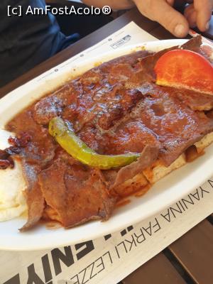 [P11] Doner kebabul lui Bogdan aici fara sos » foto by adrianbogdan
 - 
<span class="allrVoted glyphicon glyphicon-heart hidden" id="av1130303"></span>
<a class="m-l-10 hidden" id="sv1130303" onclick="voting_Foto_DelVot(,1130303,25804)" role="button">șterge vot <span class="glyphicon glyphicon-remove"></span></a>
<a id="v91130303" class=" c-red"  onclick="voting_Foto_SetVot(1130303)" role="button"><span class="glyphicon glyphicon-heart-empty"></span> <b>LIKE</b> = Votează poza</a> <img class="hidden"  id="f1130303W9" src="/imagini/loader.gif" border="0" /><span class="AjErrMes hidden" id="e1130303ErM"></span>