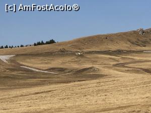 [P22] De pe Nucet vedere catre cele 2 excavatii » foto by Dan&Ema <span class="label label-default labelC_thin small">NEVOTABILĂ</span>