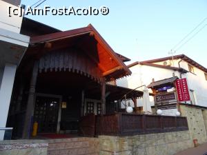 [P02] Fațada pensiunii-restaurant Casa Bucovineană - Suceava.  » foto by tata123 🔱
 - 
<span class="allrVoted glyphicon glyphicon-heart hidden" id="av1118977"></span>
<a class="m-l-10 hidden" id="sv1118977" onclick="voting_Foto_DelVot(,1118977,25832)" role="button">șterge vot <span class="glyphicon glyphicon-remove"></span></a>
<a id="v91118977" class=" c-red"  onclick="voting_Foto_SetVot(1118977)" role="button"><span class="glyphicon glyphicon-heart-empty"></span> <b>LIKE</b> = Votează poza</a> <img class="hidden"  id="f1118977W9" src="/imagini/loader.gif" border="0" /><span class="AjErrMes hidden" id="e1118977ErM"></span>