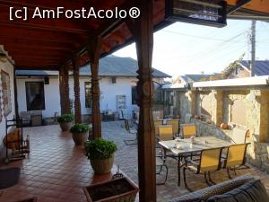 [P20] Terasa din curtea interioară - Casa Bucovineană, Suceava.  » foto by tata123 🔱
 - 
<span class="allrVoted glyphicon glyphicon-heart hidden" id="av1118995"></span>
<a class="m-l-10 hidden" id="sv1118995" onclick="voting_Foto_DelVot(,1118995,25832)" role="button">șterge vot <span class="glyphicon glyphicon-remove"></span></a>
<a id="v91118995" class=" c-red"  onclick="voting_Foto_SetVot(1118995)" role="button"><span class="glyphicon glyphicon-heart-empty"></span> <b>LIKE</b> = Votează poza</a> <img class="hidden"  id="f1118995W9" src="/imagini/loader.gif" border="0" /><span class="AjErrMes hidden" id="e1118995ErM"></span>