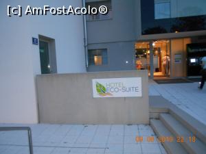 [P07] intrarea în hotel, în partea dreaptă se vede automatul pentru check-in » foto by zlatna
 - 
<span class="allrVoted glyphicon glyphicon-heart hidden" id="av1120078"></span>
<a class="m-l-10 hidden" id="sv1120078" onclick="voting_Foto_DelVot(,1120078,25852)" role="button">șterge vot <span class="glyphicon glyphicon-remove"></span></a>
<a id="v91120078" class=" c-red"  onclick="voting_Foto_SetVot(1120078)" role="button"><span class="glyphicon glyphicon-heart-empty"></span> <b>LIKE</b> = Votează poza</a> <img class="hidden"  id="f1120078W9" src="/imagini/loader.gif" border="0" /><span class="AjErrMes hidden" id="e1120078ErM"></span>