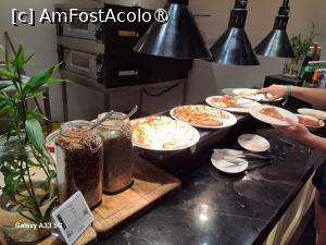 [P37] Fanar Hotel & Residences - prin restaurantul principal Al Souk » foto by nicole33
 - 
<span class="allrVoted glyphicon glyphicon-heart hidden" id="av1470885"></span>
<a class="m-l-10 hidden" id="sv1470885" onclick="voting_Foto_DelVot(,1470885,25939)" role="button">șterge vot <span class="glyphicon glyphicon-remove"></span></a>
<a id="v91470885" class=" c-red"  onclick="voting_Foto_SetVot(1470885)" role="button"><span class="glyphicon glyphicon-heart-empty"></span> <b>LIKE</b> = Votează poza</a> <img class="hidden"  id="f1470885W9" src="/imagini/loader.gif" border="0" /><span class="AjErrMes hidden" id="e1470885ErM"></span>