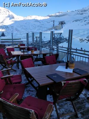 [P09] Restaurantul – terasă Wirtshaus am Tuxer Ferner 2660m, Hintertux Gletscher, Austria » foto by Dana2008
 - 
<span class="allrVoted glyphicon glyphicon-heart hidden" id="av1132995"></span>
<a class="m-l-10 hidden" id="sv1132995" onclick="voting_Foto_DelVot(,1132995,25969)" role="button">șterge vot <span class="glyphicon glyphicon-remove"></span></a>
<a id="v91132995" class=" c-red"  onclick="voting_Foto_SetVot(1132995)" role="button"><span class="glyphicon glyphicon-heart-empty"></span> <b>LIKE</b> = Votează poza</a> <img class="hidden"  id="f1132995W9" src="/imagini/loader.gif" border="0" /><span class="AjErrMes hidden" id="e1132995ErM"></span>