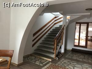 [P08] Vila Luminişul Moieciu - scară spre camerele de la etaje » foto by nicole33
 - 
<span class="allrVoted glyphicon glyphicon-heart hidden" id="av1131504"></span>
<a class="m-l-10 hidden" id="sv1131504" onclick="voting_Foto_DelVot(,1131504,25982)" role="button">șterge vot <span class="glyphicon glyphicon-remove"></span></a>
<a id="v91131504" class=" c-red"  onclick="voting_Foto_SetVot(1131504)" role="button"><span class="glyphicon glyphicon-heart-empty"></span> <b>LIKE</b> = Votează poza</a> <img class="hidden"  id="f1131504W9" src="/imagini/loader.gif" border="0" /><span class="AjErrMes hidden" id="e1131504ErM"></span>