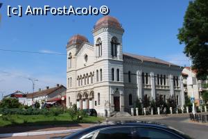 [P17] Rădăuți, Sinagoga, impresionantă și ea, era închisă... » foto by mprofeanu
 - 
<span class="allrVoted glyphicon glyphicon-heart hidden" id="av1132656"></span>
<a class="m-l-10 hidden" id="sv1132656" onclick="voting_Foto_DelVot(,1132656,25988)" role="button">șterge vot <span class="glyphicon glyphicon-remove"></span></a>
<a id="v91132656" class=" c-red"  onclick="voting_Foto_SetVot(1132656)" role="button"><span class="glyphicon glyphicon-heart-empty"></span> <b>LIKE</b> = Votează poza</a> <img class="hidden"  id="f1132656W9" src="/imagini/loader.gif" border="0" /><span class="AjErrMes hidden" id="e1132656ErM"></span>