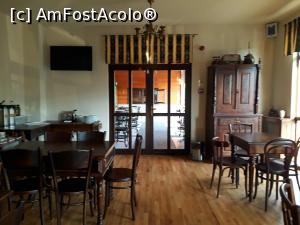 [P31] Felix Pension. In restaurant.  » foto by Floria
 - 
<span class="allrVoted glyphicon glyphicon-heart hidden" id="av1135002"></span>
<a class="m-l-10 hidden" id="sv1135002" onclick="voting_Foto_DelVot(,1135002,26012)" role="button">șterge vot <span class="glyphicon glyphicon-remove"></span></a>
<a id="v91135002" class=" c-red"  onclick="voting_Foto_SetVot(1135002)" role="button"><span class="glyphicon glyphicon-heart-empty"></span> <b>LIKE</b> = Votează poza</a> <img class="hidden"  id="f1135002W9" src="/imagini/loader.gif" border="0" /><span class="AjErrMes hidden" id="e1135002ErM"></span>