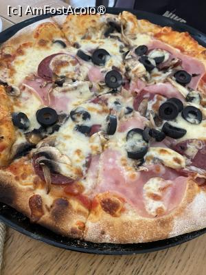 [P09] Taverna Stejarul din Oveselu. Pizza bună, coaptă în cuptor cu lemne. » foto by Floria
 - 
<span class="allrVoted glyphicon glyphicon-heart hidden" id="av1497632"></span>
<a class="m-l-10 hidden" id="sv1497632" onclick="voting_Foto_DelVot(,1497632,26016)" role="button">șterge vot <span class="glyphicon glyphicon-remove"></span></a>
<a id="v91497632" class=" c-red"  onclick="voting_Foto_SetVot(1497632)" role="button"><span class="glyphicon glyphicon-heart-empty"></span> <b>LIKE</b> = Votează poza</a> <img class="hidden"  id="f1497632W9" src="/imagini/loader.gif" border="0" /><span class="AjErrMes hidden" id="e1497632ErM"></span>