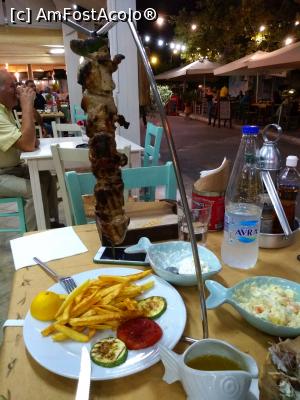 [P06] Taverna Linardos, souvlaki » foto by Dragoș_MD
 - 
<span class="allrVoted glyphicon glyphicon-heart hidden" id="av1151286"></span>
<a class="m-l-10 hidden" id="sv1151286" onclick="voting_Foto_DelVot(,1151286,26225)" role="button">șterge vot <span class="glyphicon glyphicon-remove"></span></a>
<a id="v91151286" class=" c-red"  onclick="voting_Foto_SetVot(1151286)" role="button"><span class="glyphicon glyphicon-heart-empty"></span> <b>LIKE</b> = Votează poza</a> <img class="hidden"  id="f1151286W9" src="/imagini/loader.gif" border="0" /><span class="AjErrMes hidden" id="e1151286ErM"></span>