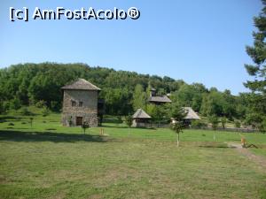 [P04] În zona centrală a muzeului se află Cula Bujoreanu. Vom vizita fortificația. » foto by Floryn81
 - 
<span class="allrVoted glyphicon glyphicon-heart hidden" id="av715833"></span>
<a class="m-l-10 hidden" id="sv715833" onclick="voting_Foto_DelVot(,715833,26230)" role="button">șterge vot <span class="glyphicon glyphicon-remove"></span></a>
<a id="v9715833" class=" c-red"  onclick="voting_Foto_SetVot(715833)" role="button"><span class="glyphicon glyphicon-heart-empty"></span> <b>LIKE</b> = Votează poza</a> <img class="hidden"  id="f715833W9" src="/imagini/loader.gif" border="0" /><span class="AjErrMes hidden" id="e715833ErM"></span>