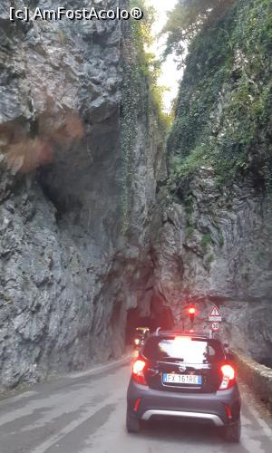 [P01] Tunelul este foarte îngust - nu este loc decât pentru o mașină » foto by BOGDAN DSN
 - 
<span class="allrVoted glyphicon glyphicon-heart hidden" id="av1154278"></span>
<a class="m-l-10 hidden" id="sv1154278" onclick="voting_Foto_DelVot(,1154278,26248)" role="button">șterge vot <span class="glyphicon glyphicon-remove"></span></a>
<a id="v91154278" class=" c-red"  onclick="voting_Foto_SetVot(1154278)" role="button"><span class="glyphicon glyphicon-heart-empty"></span> <b>LIKE</b> = Votează poza</a> <img class="hidden"  id="f1154278W9" src="/imagini/loader.gif" border="0" /><span class="AjErrMes hidden" id="e1154278ErM"></span>