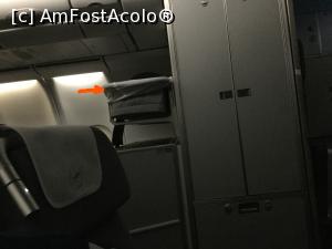 [P20] Acela este un patut pe care l-au montat pentru bebelusul de 5 luni, in final bebelusul a dormit langa mamica deoarece erau locuri libere la clasa business si atunci taticul a stat separat cu copilul cel mare (20 luni) alaturi iar mama cu cel mic (5 luni) alaturi.  » foto by mishu
 - 
<span class="allrVoted glyphicon glyphicon-heart hidden" id="av1155882"></span>
<a class="m-l-10 hidden" id="sv1155882" onclick="voting_Foto_DelVot(,1155882,26260)" role="button">șterge vot <span class="glyphicon glyphicon-remove"></span></a>
<a id="v91155882" class=" c-red"  onclick="voting_Foto_SetVot(1155882)" role="button"><span class="glyphicon glyphicon-heart-empty"></span> <b>LIKE</b> = Votează poza</a> <img class="hidden"  id="f1155882W9" src="/imagini/loader.gif" border="0" /><span class="AjErrMes hidden" id="e1155882ErM"></span>