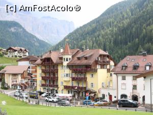 [P45] Val Gardena - Selva (Wolkenstein), modern și tradițional. Plină de turiști acum doi ani.  » foto by doina_c24
 - 
<span class="allrVoted glyphicon glyphicon-heart hidden" id="av1158633"></span>
<a class="m-l-10 hidden" id="sv1158633" onclick="voting_Foto_DelVot(,1158633,26281)" role="button">șterge vot <span class="glyphicon glyphicon-remove"></span></a>
<a id="v91158633" class=" c-red"  onclick="voting_Foto_SetVot(1158633)" role="button"><span class="glyphicon glyphicon-heart-empty"></span> <b>LIKE</b> = Votează poza</a> <img class="hidden"  id="f1158633W9" src="/imagini/loader.gif" border="0" /><span class="AjErrMes hidden" id="e1158633ErM"></span>