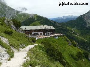 [P09] de la restaurant incepe poteca spre platoul de unde se vede panorama lacului Königssee » foto by osna
 - 
<span class="allrVoted glyphicon glyphicon-heart hidden" id="av553457"></span>
<a class="m-l-10 hidden" id="sv553457" onclick="voting_Foto_DelVot(,553457,26314)" role="button">șterge vot <span class="glyphicon glyphicon-remove"></span></a>
<a id="v9553457" class=" c-red"  onclick="voting_Foto_SetVot(553457)" role="button"><span class="glyphicon glyphicon-heart-empty"></span> <b>LIKE</b> = Votează poza</a> <img class="hidden"  id="f553457W9" src="/imagini/loader.gif" border="0" /><span class="AjErrMes hidden" id="e553457ErM"></span>