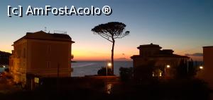 [P01] Hotel Porto Salvo, Sant'Agnello: apus de soare văzut de la fereastra holului camerei noastre » foto by irinad
 - 
<span class="allrVoted glyphicon glyphicon-heart hidden" id="av1166872"></span>
<a class="m-l-10 hidden" id="sv1166872" onclick="voting_Foto_DelVot(,1166872,26342)" role="button">șterge vot <span class="glyphicon glyphicon-remove"></span></a>
<a id="v91166872" class=" c-red"  onclick="voting_Foto_SetVot(1166872)" role="button"><span class="glyphicon glyphicon-heart-empty"></span> <b>LIKE</b> = Votează poza</a> <img class="hidden"  id="f1166872W9" src="/imagini/loader.gif" border="0" /><span class="AjErrMes hidden" id="e1166872ErM"></span>
